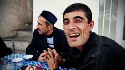 Справа не лише в моді: чому в СРСР ставили золоті зуби