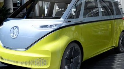 Volkswagen показал электрический ретро-фургон (Фото)