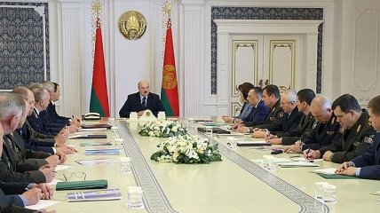 Лукашенко поручил пригласить в Беларусь генпрокуроров России и Украины