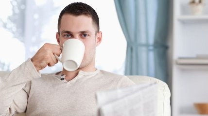 Ученые не рекомендуют пить мужчинам много чая 