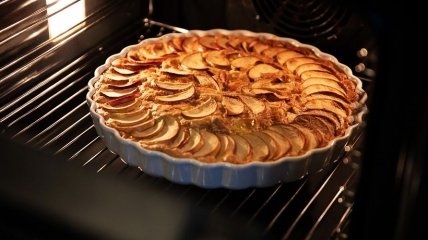 Ленивый дачный яблочный пирог с манкой