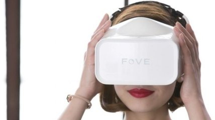 Первый шлем виртуальной реальности с функцией отслеживания движений глаз