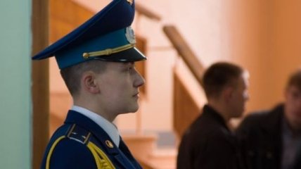 Порошенко ‏наградил летчицу Савченко орденом "За мужество"