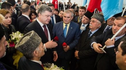 Порошенко в Турции встретился с украинцами и крымскими татарами