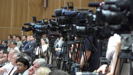 Литвин считает, что политикам не следует жаловаться на СМИ