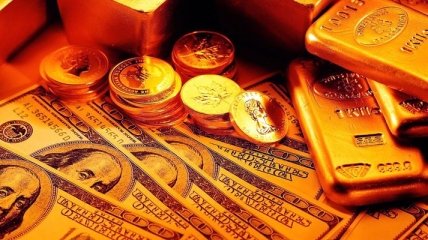 В НБУ объяснили, почему переводят золото в доллары