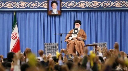 Верховный лидер Ирана выступил за запрет любых переговоров с Америкой