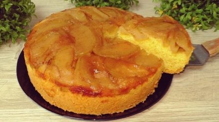 Король святкового столу – яблучний пиріг