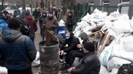 Активисты прекратили блокировку телеканала в Киеве