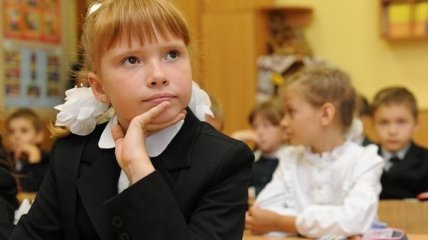 Дмитрий Табачник выступил против 2-сменного режима обучения в школах