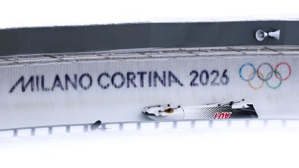 Боб сборной Австрии перевернулся на Олимпиаде