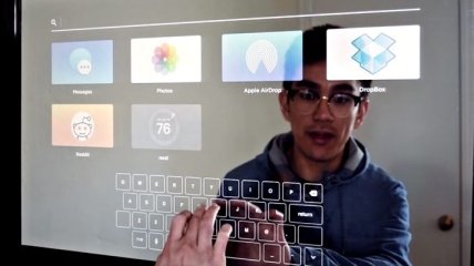 "Умное" сенсорное зеркало с iMessage и AirDrop (Видео)