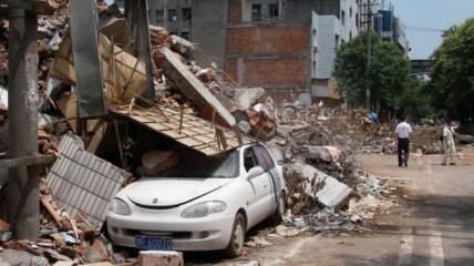 Мощное землетрясение произошло в Индонезии