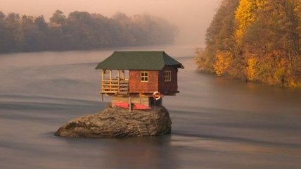 Дом на реке в Сербии (Фото) 