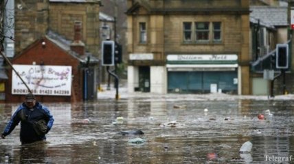 Наводнение в Британии: военные борются со стихией