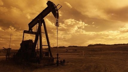 Запасы нефти США падают - мировые цены растут