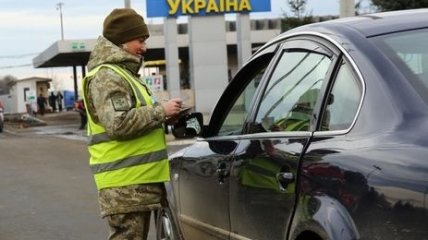 В Украине введут новые правила для выезда мужчин за границу