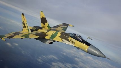 В России 12 новейших истребителей Су-35С встали на боевое дежурство