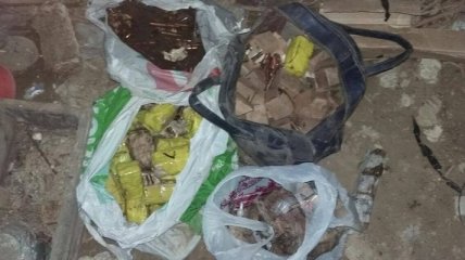 На Киевщине в заброшенном доме нашли схрон боеприпасов