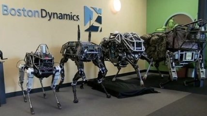 Испытание четвероногого робота по имени Спот (Видео)