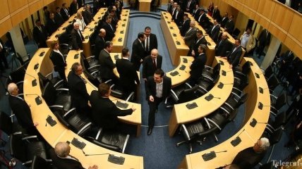 Парламент Кипра предложил отменить санкции против России