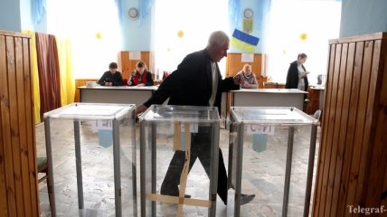 Парламентские выборы 2019: в Раду могут пройти 5 политических сил