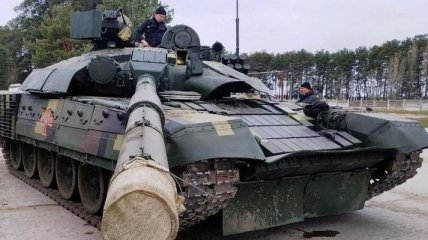На полігоні "Десна" тестують модернізований танк Т-72