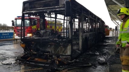 В Лондонском аэропорту отменили рейсы из-за возгорания автобуса