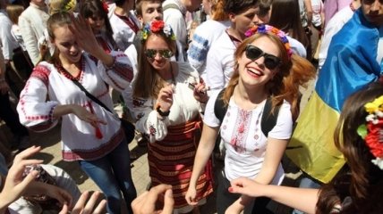 В Днепропетровске состоялся парад вышиванок