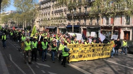 "Желтые жилеты" не собираются сдаваться: Мобилизация объявлена в Тулузе
