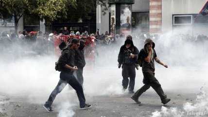 Столкновения на акции протеста в Париже: полиция использовала слезоточивый газ