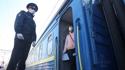 Спецпоезд "Москва-Киев" отправился в украинскую столицу (Фото и видео)