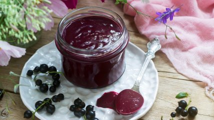 Соус к мясу из смородины