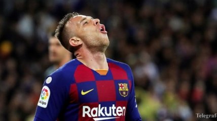 Барселона ищет, кому продать своего полузащитника 
