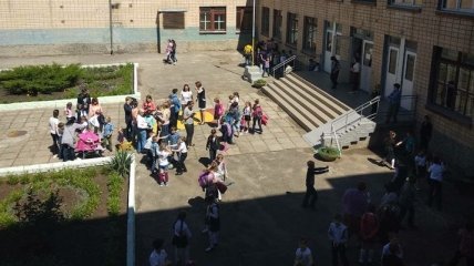 В Николаеве эвакуировали 400 учеников из школы из-за неизвестного аэрозоля
