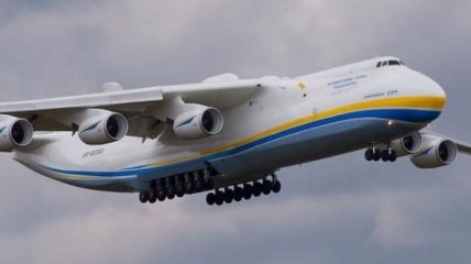 Украинский самолет совершил первый полет, поразив участников "Ле-Бурже" 