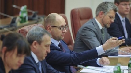 Яценюк предложил Донбассу экономическую самостоятельность