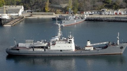 Корабль ЧФ России получил пробоину из-за столкновения с другим судном