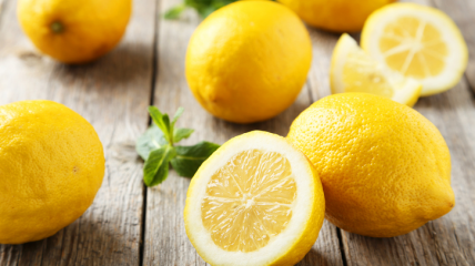 Лимоны ценятся за их наполненность витаминами.