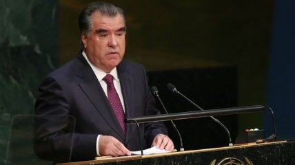 Таджикистан ввел уголовную ответственность за оскорбление президента 