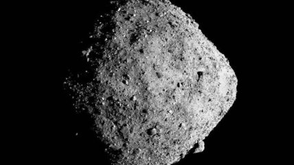 Астероид на астероиде Бенну: ученые NASA удивили своей находкой (Фото, Видео)