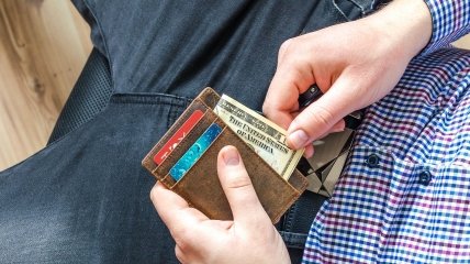 Якщо носити ці речі в гаманці, ви можете втратити всі гроші