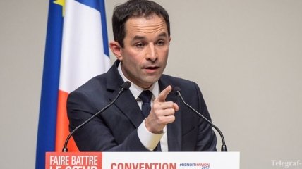 Амон официально стал кандидатом в президенты Франции