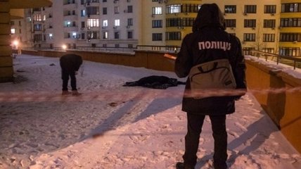 В Киеве мужчина выпрыгнул из окна 24 этажа многоэтажки