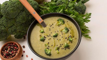 Суп-пюре с курицей и брокколи