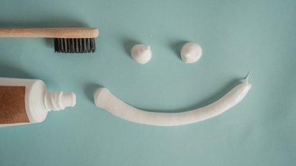Как выбрать зубную пасту для чувствительных дёсен?