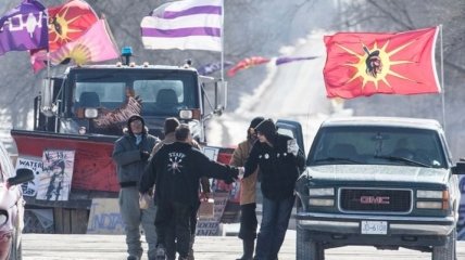 Протесты коренных народов в Канаде: полиции пришлось вмешаться (Видео)