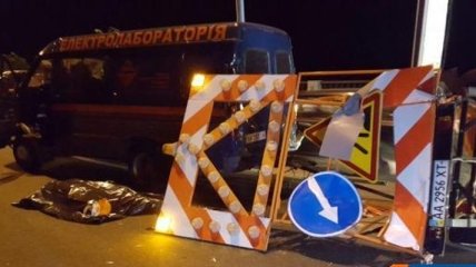 В Киеве пьяный водитель грузовика сбил дорожного работника