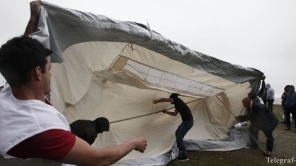 Во Франции албанские мигранты разбили лагерь