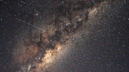 Звездопад в мае: где и когда можно увидеть поток обломков кометы Галлея